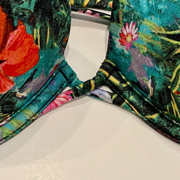 🔥HOST PICK🔥  👙 NWT 2pc Shine Strap Bombshell Bikini Top & Brazilian Bottom - Picture 11 of 12